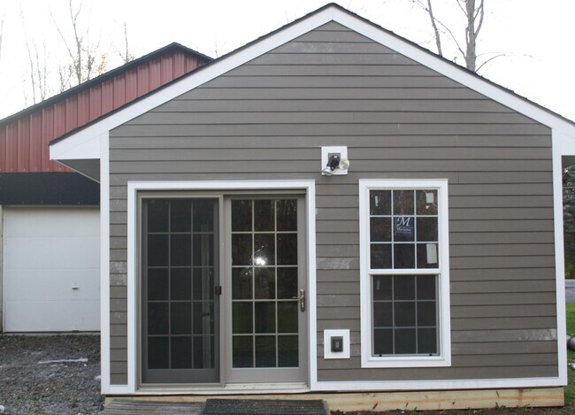 Building Photo - 8876 Oswego Rd