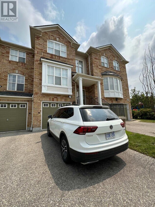 Photo principale - 5980-5980 Whitehorn Ave