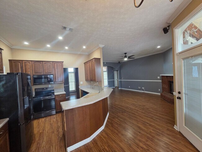 Foto del edificio - Spacious & Energy Efficient 4Bed/2Ba Brick...