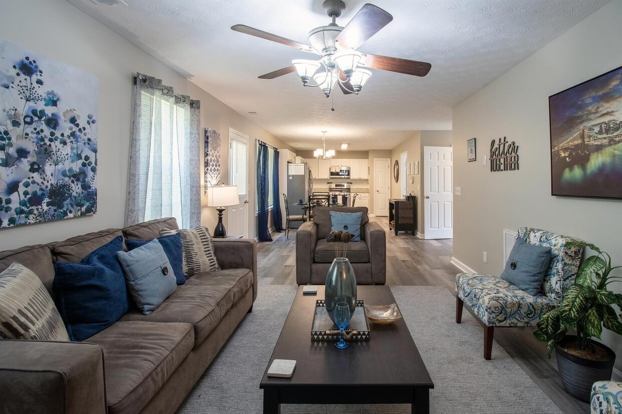 Photo - 2128 Silva Court