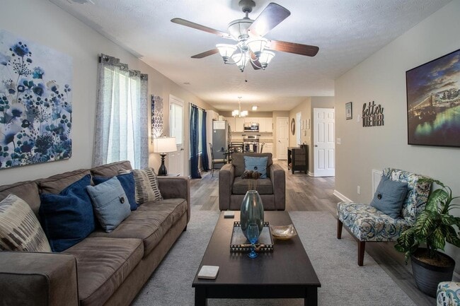 Photo - 2128 Silva Ct House