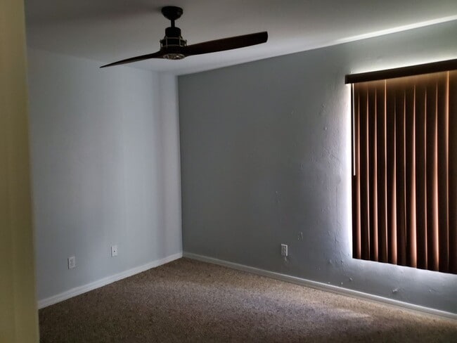 Building Photo - AVAILABLE NOW!  Cozy Home in Fort Myers
