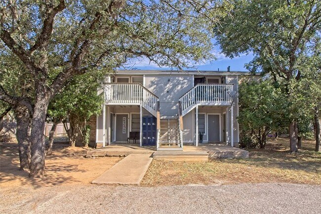 Foto del edificio - 401 Hedgewood Dr