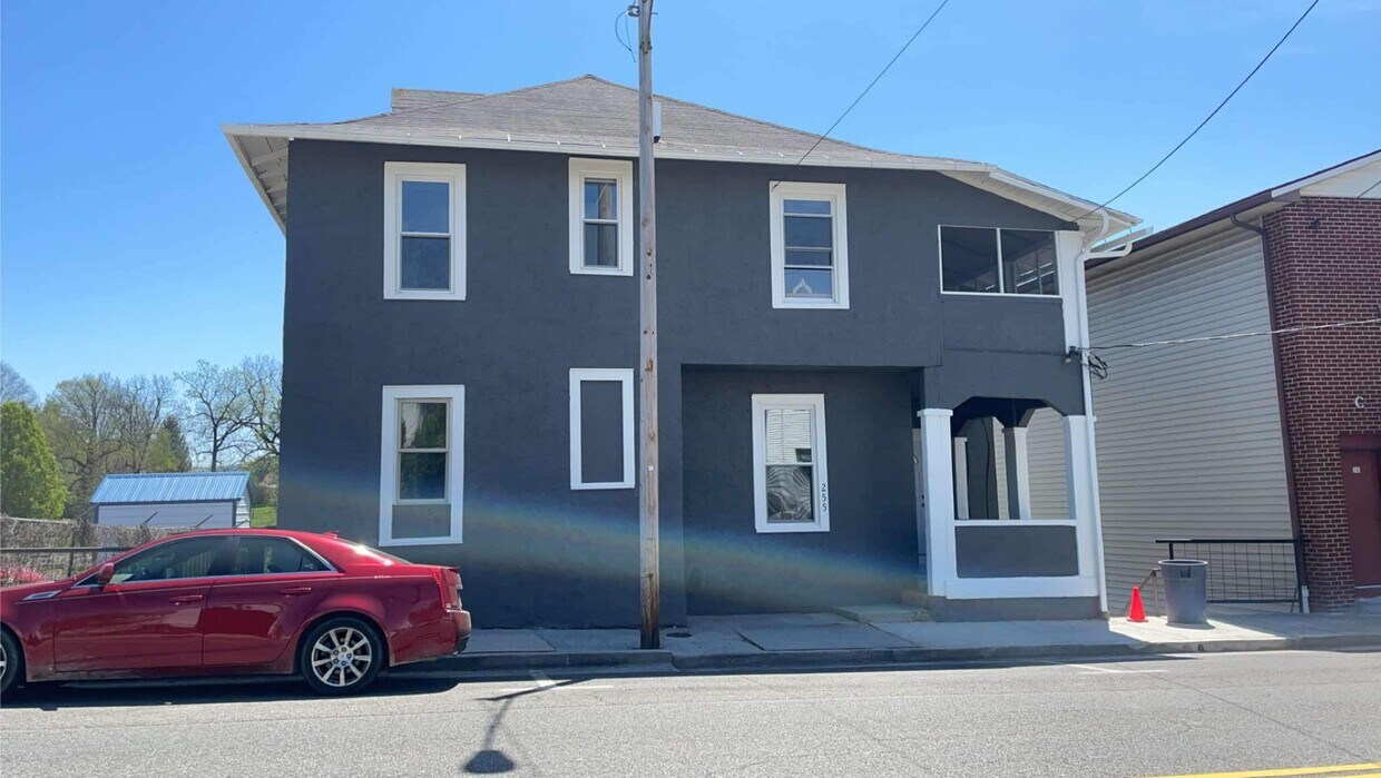 Primary Photo - 255 E Spring St