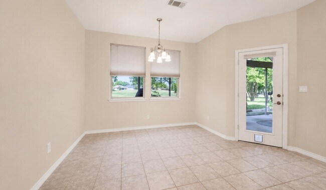 Building Photo - 120 Meadowlakes Dr