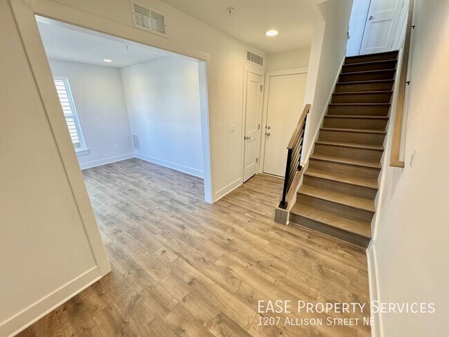 Foto del edificio - 1207 Allison St NE
