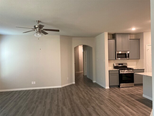 Foto del edificio - 22826 Ephesus Ave