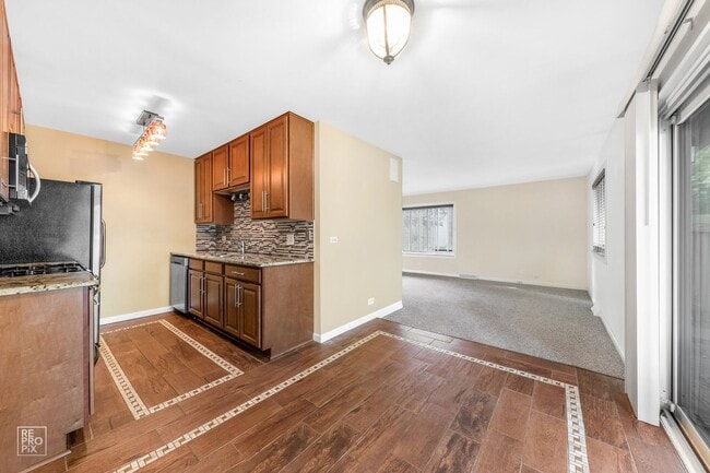 Building Photo - Roselle Two Bed Ranch