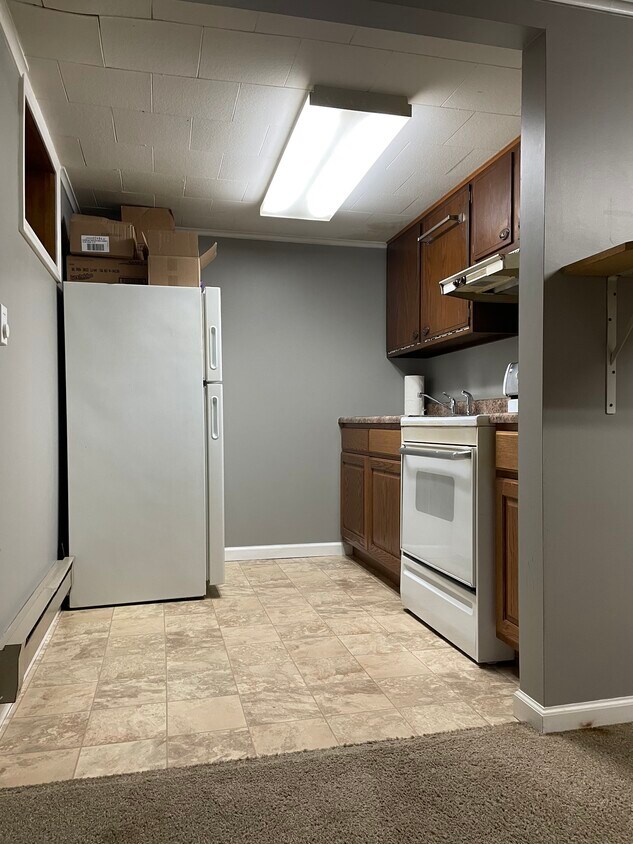 712 S Osteopathy Ave Unit B, Kirksville, MO 63501 Apartments in