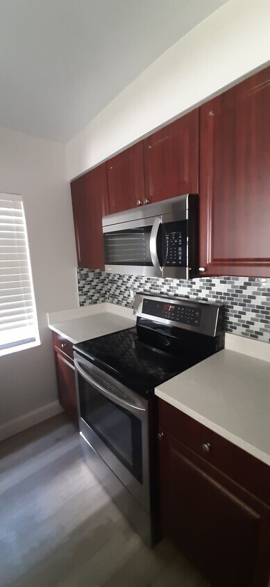 Primary Photo - 16845 Le Clare Shores Dr