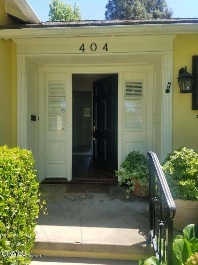Foto del edificio - 404 E Pine St