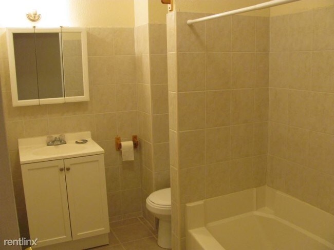 Building Photo - 3 br, 1 bath House - 1615 Allengrove St