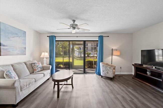 Building Photo - 1920 Bent Grass Dr Building Photo - 1920 Bent Grass Dr