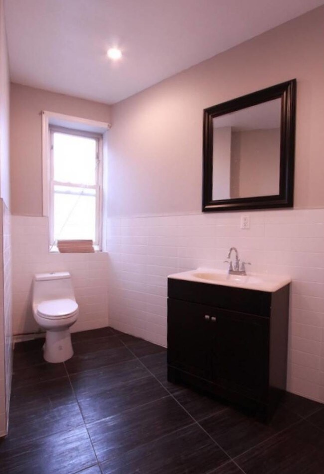 Foto del edificio - 662 E 21st St