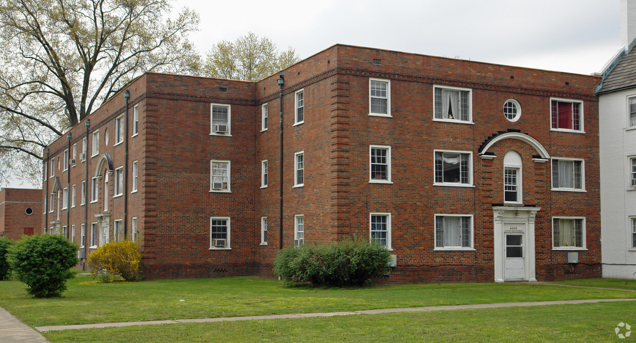 Building Photo - Kanawha Village Apartments