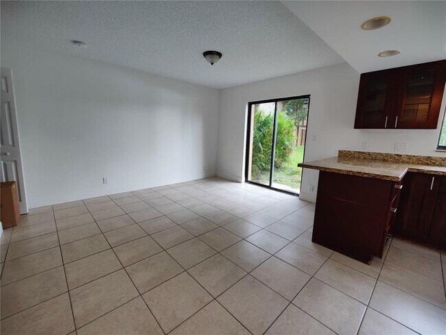 Foto del edificio - 181 Wimbledon Lake Dr