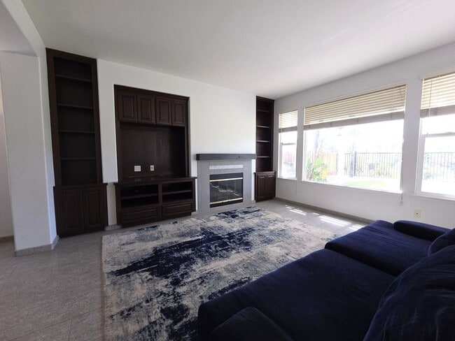Building Photo - Gorgeous Upgraded Sabre Springs Home