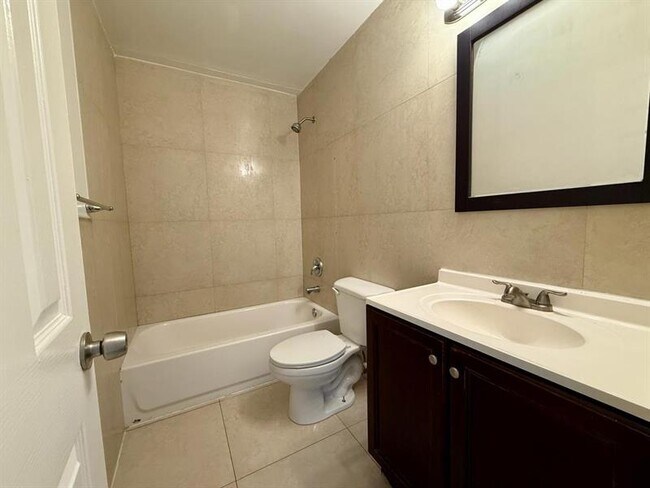 Foto del edificio - 601 NE 29th Dr