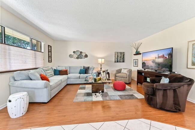 Building Photo - 15217 Lakes of Delray Blvd