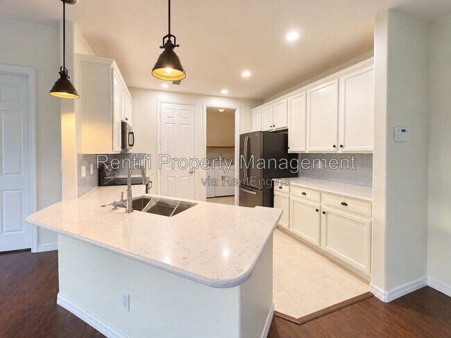 Foto del edificio - 304 Harry Ave N