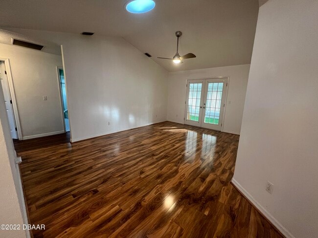 Building Photo - 923 Sand Crest Dr