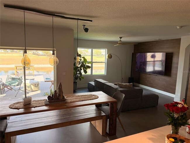 Foto del edificio - 9021 Pyrus St