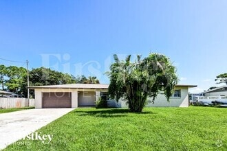 Building Photo - 656 Canal Dr