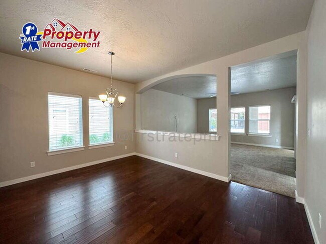 Foto del edificio - 348 E Idaho St