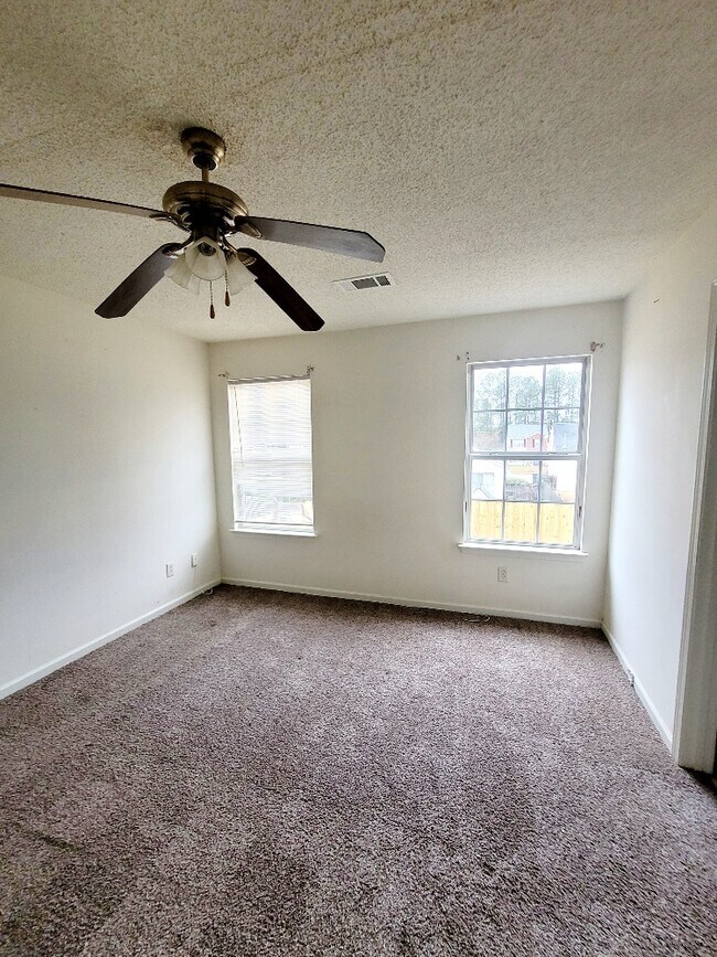 Building Photo - 127 Pine Mast Ct