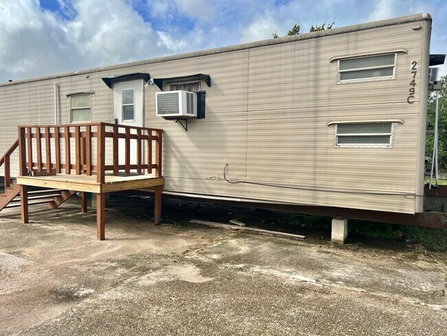 Foto del edificio - 2749 Wagon Trail Rd