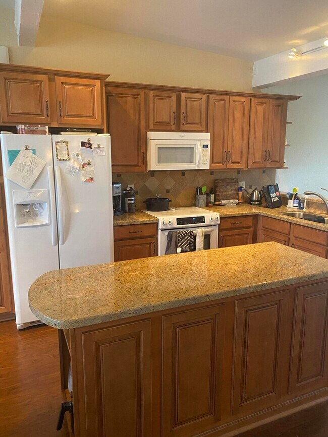 Building Photo - 2315 Caringa Way