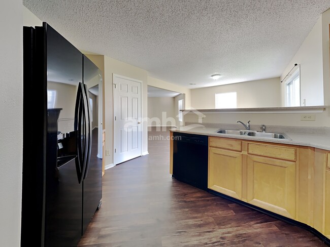 Building Photo - 10383 Homestead Dr