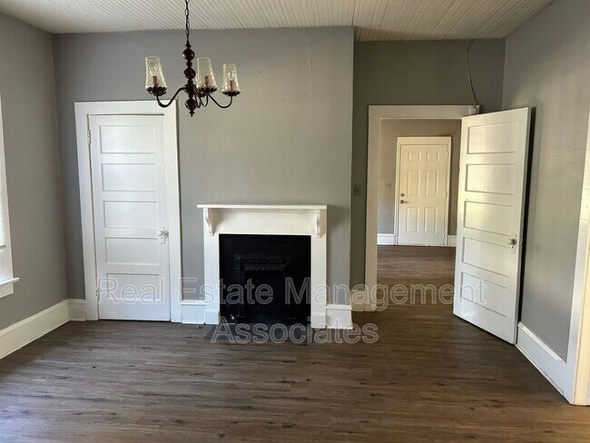 Foto del edificio - 635 E Chappell St