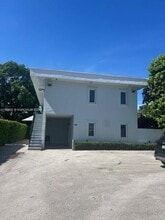Building Photo - 1911 NW Flagler Terrace