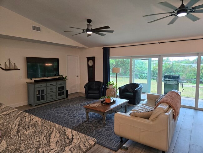 Foto del edificio - 9300 SE Eagle Ave