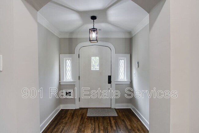 Building Photo - 2115 Hallwood Dr