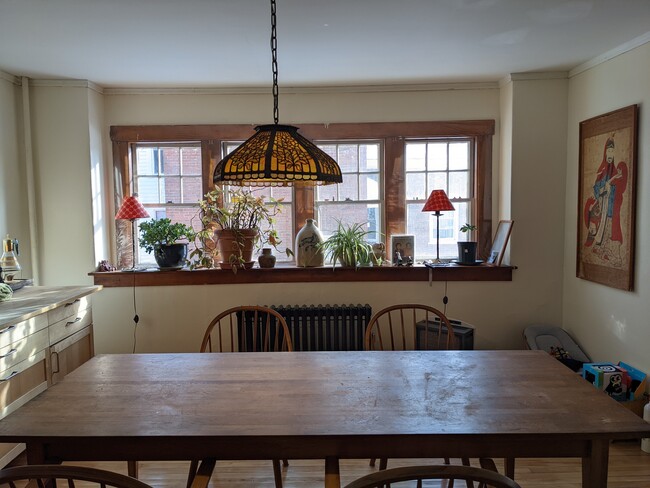 Dining Room Bay Window - 81 Green St