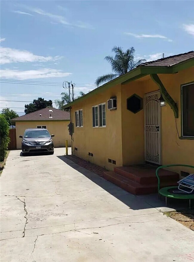 Foto del edificio - 928 N Sperry Dr