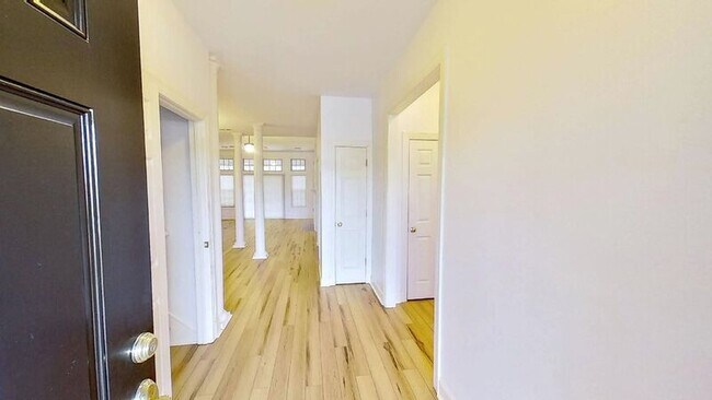 Foto del edificio - 3050 Braewood Ct
