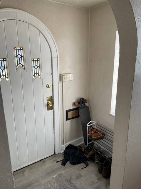 Primary Photo - 5435 Fifth Ave