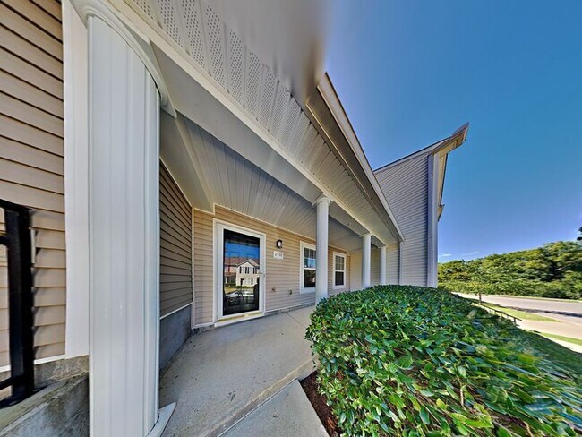 Building Photo - 2002 Ethan Ln