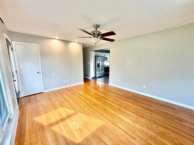 Building Photo - Abundant Space