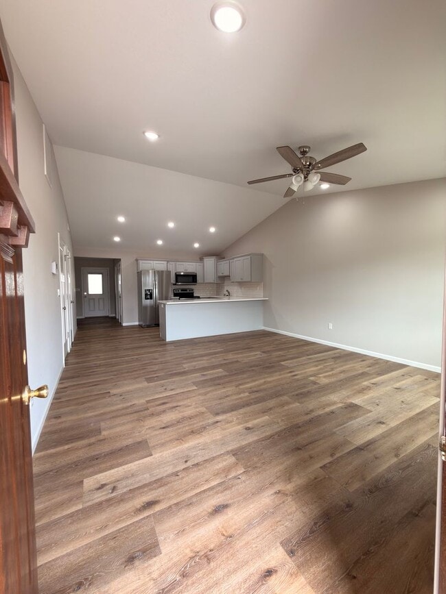 Building Photo - 3031-MF3-E4