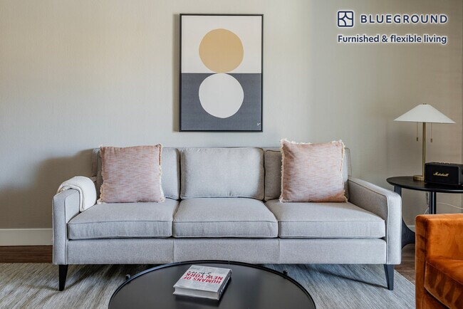 Foto del edificio - 950 E Hillsdale Blvd