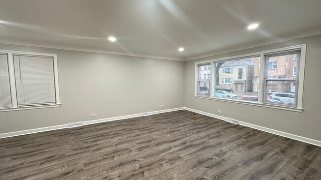 Foto del edificio - 5715 N Spaulding Ave