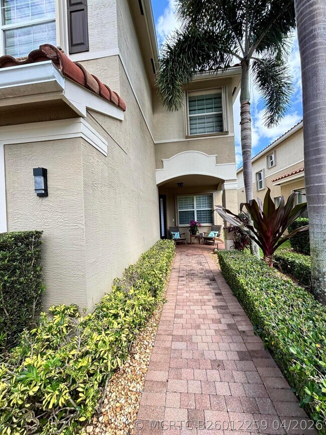 Foto del edificio - 8219 Calabria Lakes Drive