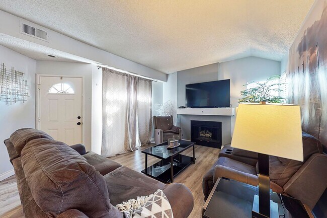 Foto del edificio - Fantastic 2 Bedroom / 2 Bathroom Condo nex...