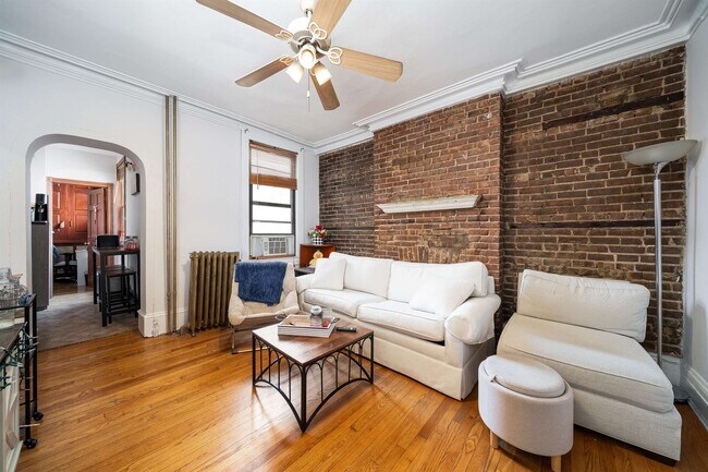 Foto del edificio - 702 Bloomfield St