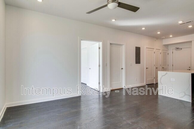 Building Photo - 3116 West End Cir