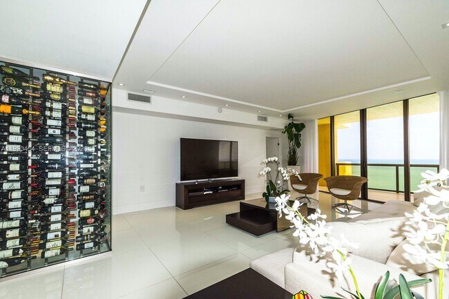 Foto del edificio - 16275 Collins Ave